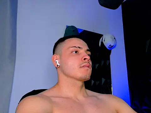 Maxwell_Dupont's cam snapshot