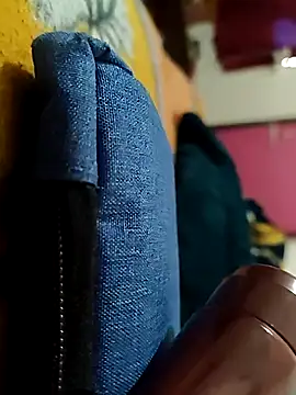 Hotboylumia_825321's cam snapshot