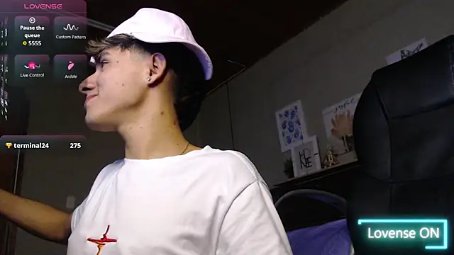 Dyla_n18's cam snapshot