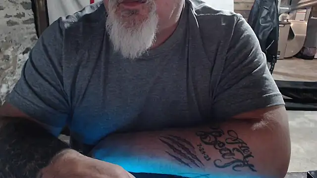 Newfiesausage1972 live sex cam