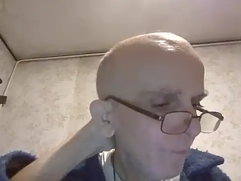 mariusica1@xh live sex cam