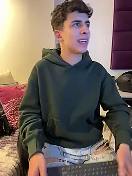 AdrianRinaldi live sex cam