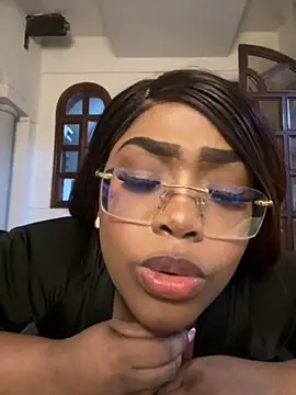 TianahGlow live sex cam