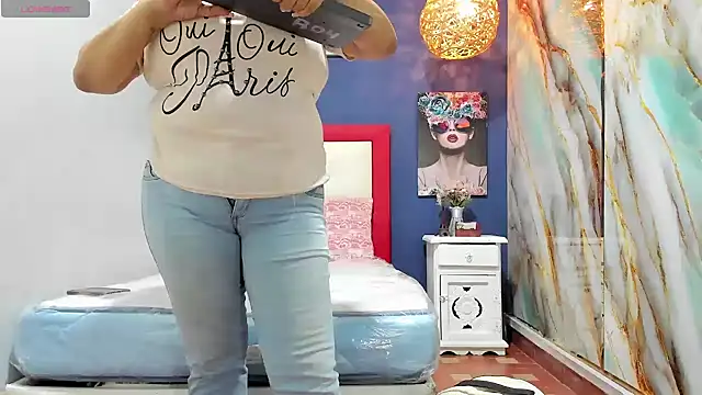 BustyAmanda live sex cam