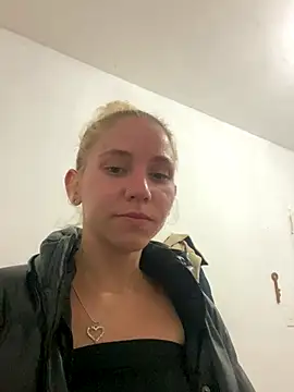 Bruxinha551 live sex cam