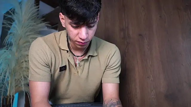 Josep_Davies live sex cam