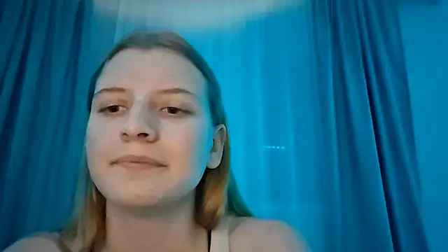 LynteriLain live sex cam