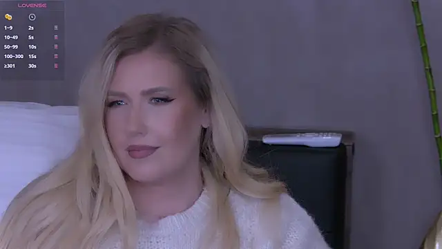 OndinaNoir live sex cam