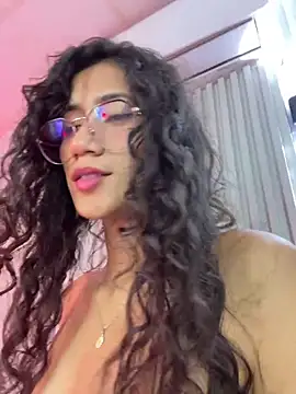 KaitlynLoveCam live sex cam