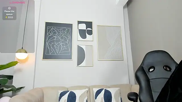 Violet_Kumar live sex cam