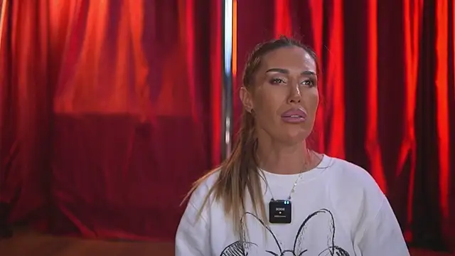 Evelyn_Evyyy live sex cam