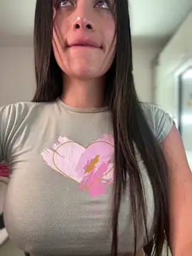 Emmily_19 live sex cam