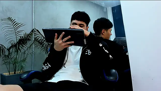 roan_birkin's cam snapshot