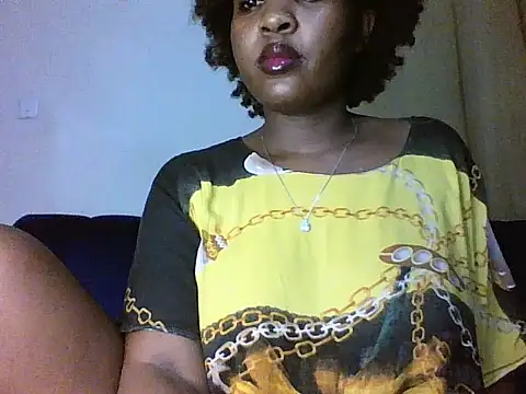 Thickyannah live sex cam