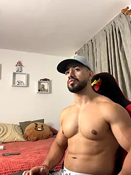 Ezzio_Scolaro live sex cam