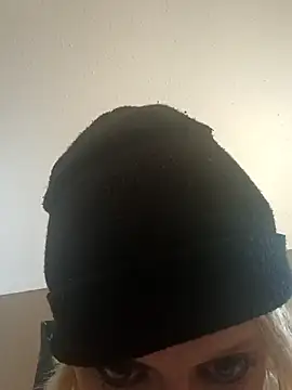 KITTYBOOBOOFUXX live sex cam