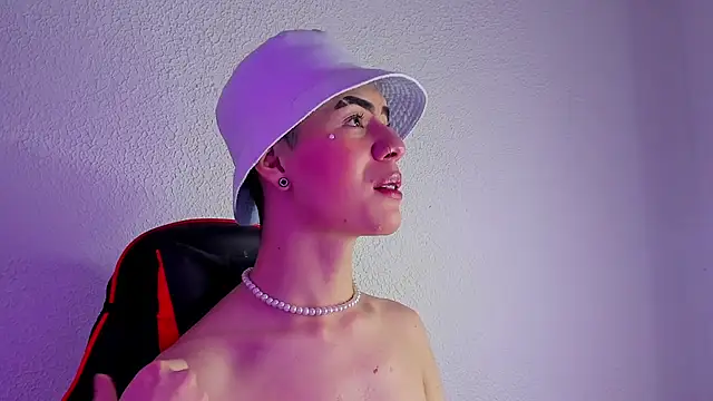 divine_philp77's cam snapshot