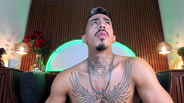 Donovan_Desmond's cam snapshot