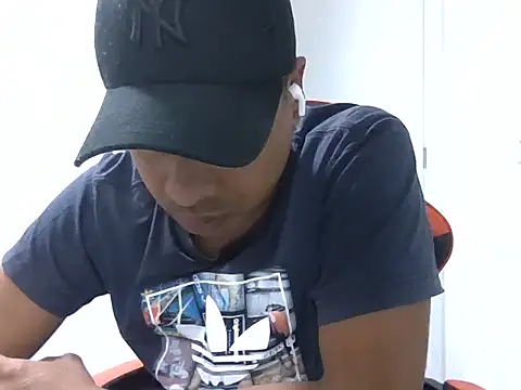 JUNINHOLEKEJR's cam snapshot