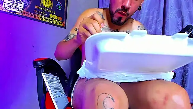 tattooedsmoker777's cam snapshot