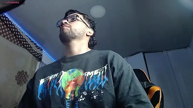 Chrys_harris77's web cam