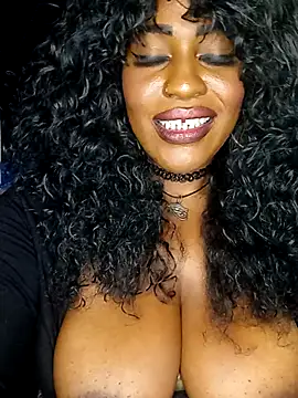 AmazonianMistress live sex cam