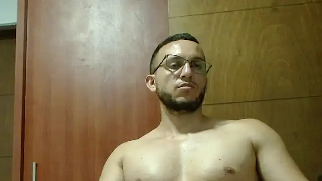 MarcusMilarc live sex cam