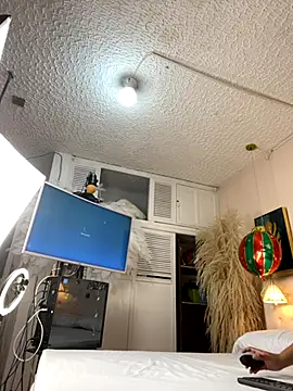 valerie_lya live sex cam