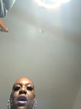 Thickkemzz41 live sex cam