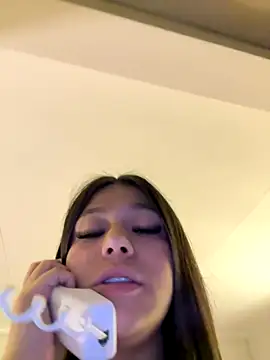 Alyshanon18 live sex cam