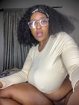 Bustygoddess32 live sex cam