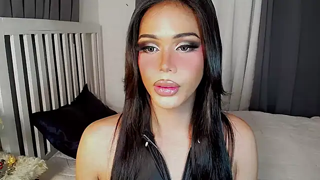 Miss-Yenn live sex cam