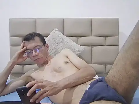 skinnylatino51's cam snapshot