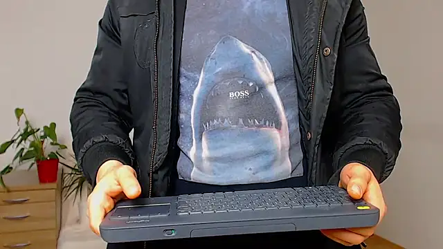 ZeinMiracles's cam snapshot