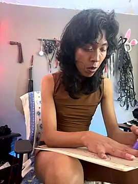 MadamLeRouge's cam snapshot