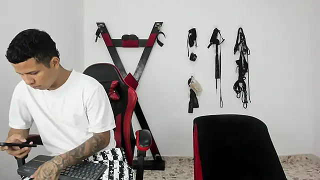 RoughSex_and_BDSM's cam snapshot