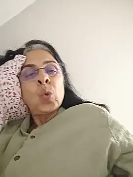 NakedMILFx live sex cam