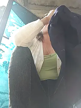 mon1-day live sex cam