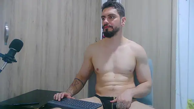 Aaron_kwok28 live sex cam