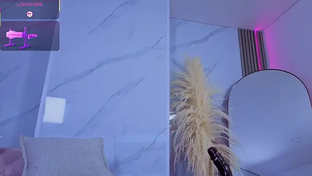 Chlooee__ live sex cam