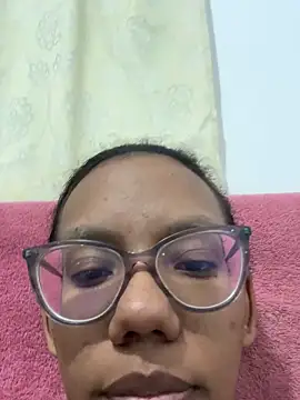 Curly_lily live sex cam