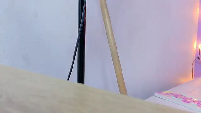 Beautifulskinny18 live sex cam