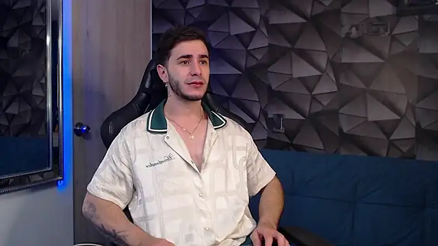 Latino_stud4u live sex cam