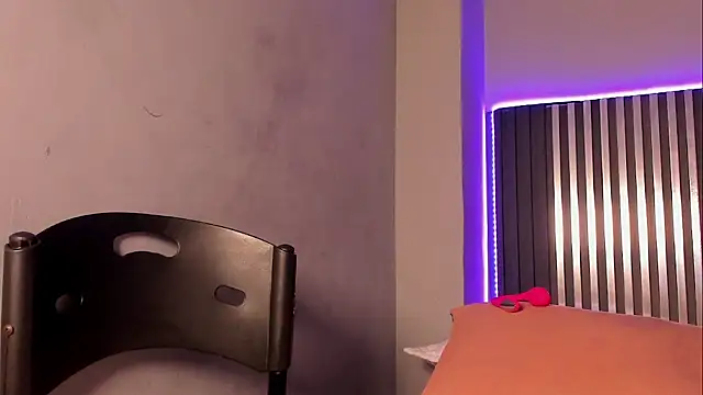 Violett_Salvatore live sex cam