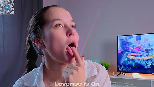 FalineDowlen live sex cam