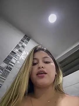 lunablossom_ live sex cam