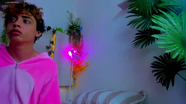 Twinkk_Guy live sex cam