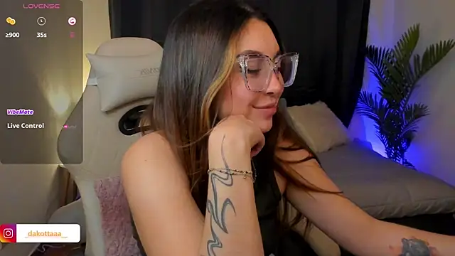 dakottaa_'s cam snapshot