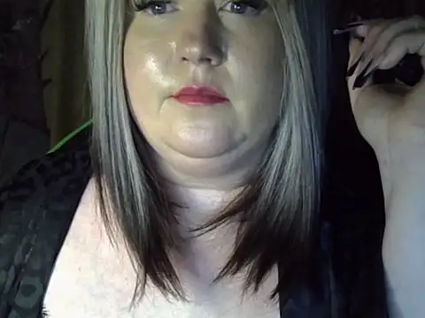 YuliiaSan live sex cam