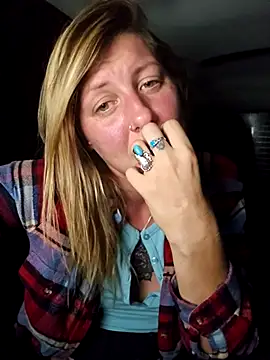 SheIsSomething live sex cam